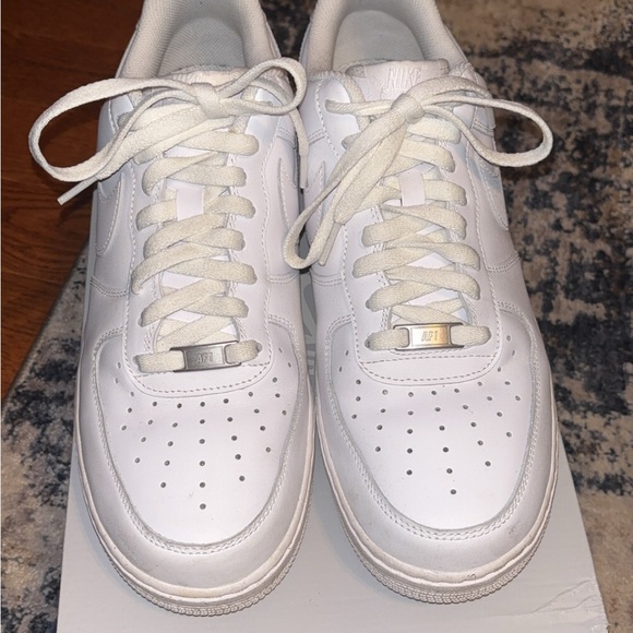 White Nike Air Force 1’s - Picture 1 of 5